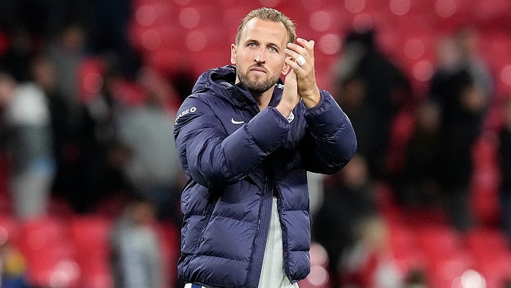 | Photo: AP/Frank Augstein : UEFA Nations League, England vs Finland: England's Harry Kane applauds after the match